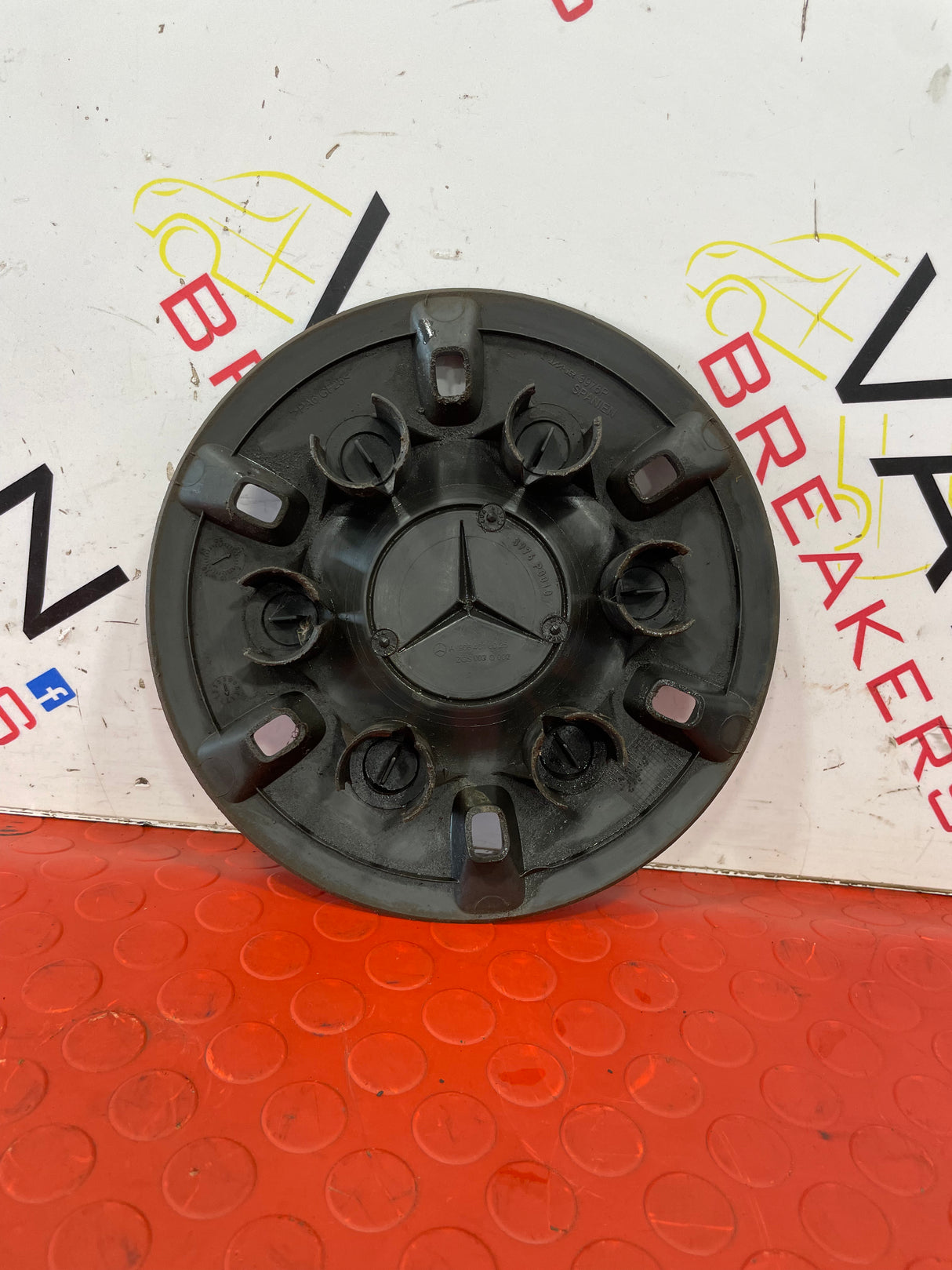 Mercedes Sprinter WHEEL CENTER CAP TRIM P/N 9064010025