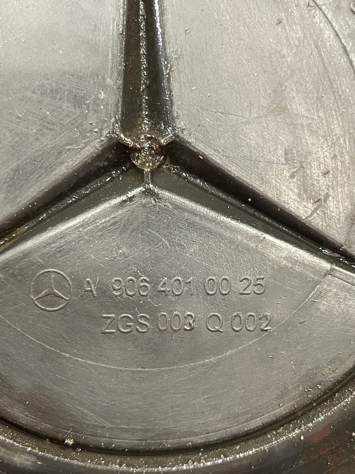 Mercedes Sprinter WHEEL CENTER CAP TRIM P/N 9064010025