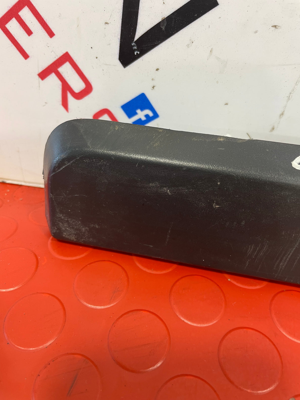 Volkswagen Crafter NUMBER PLATE LIGHT TRIM WITH LIGHTS P/N 7C0827329