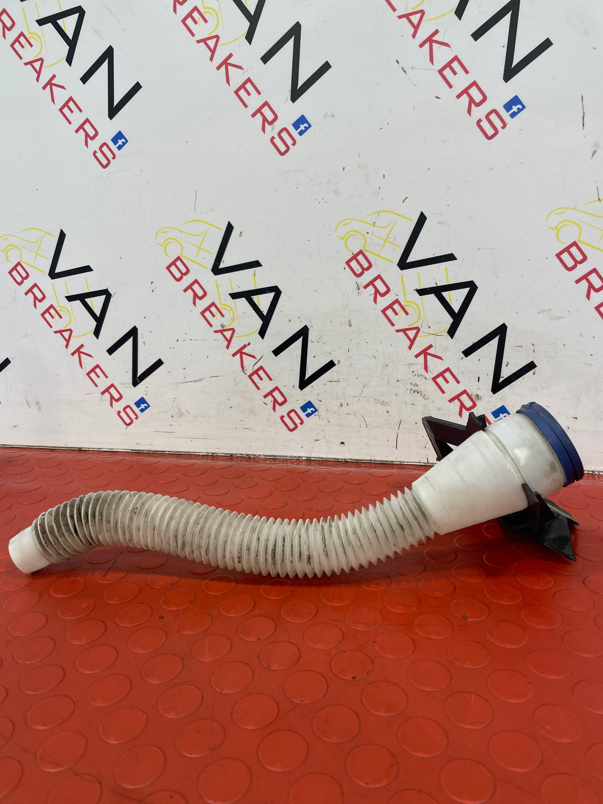 Peugeot Partner/Citroen Berlingo WINDSCREEN WASHER TANK NECK 2008-2018 P/N 9681207180