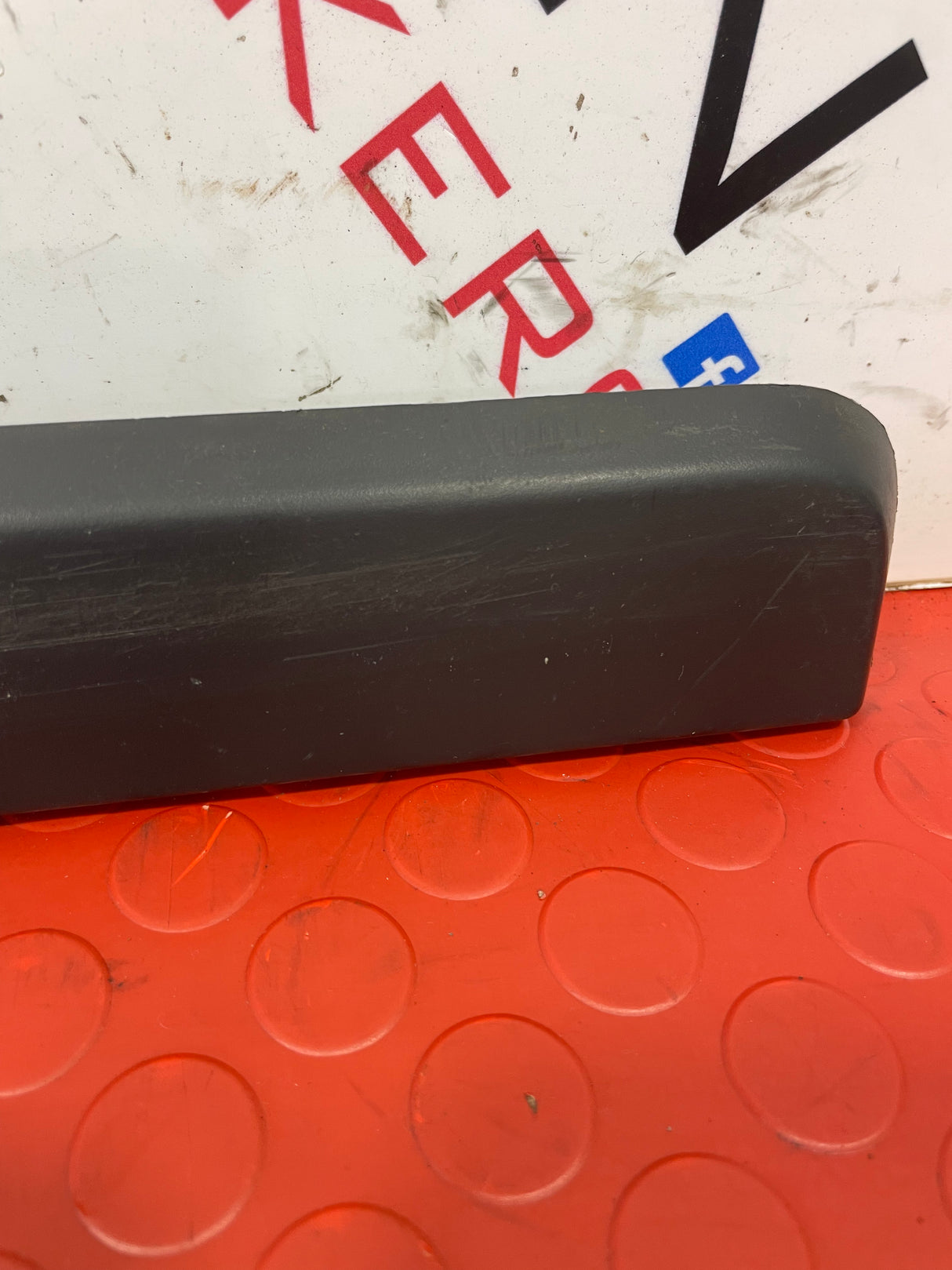 Volkswagen Crafter NUMBER PLATE LIGHT TRIM WITH LIGHTS P/N 7C0827329