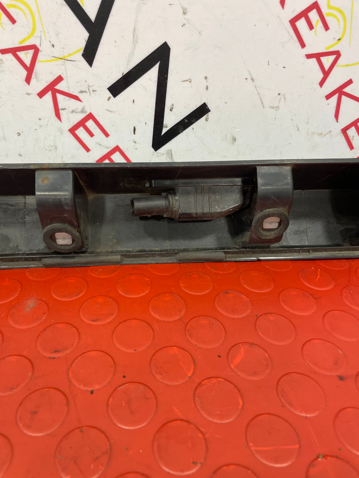 Volkswagen Crafter NUMBER PLATE LIGHT TRIM WITH LIGHTS P/N 7C0827329