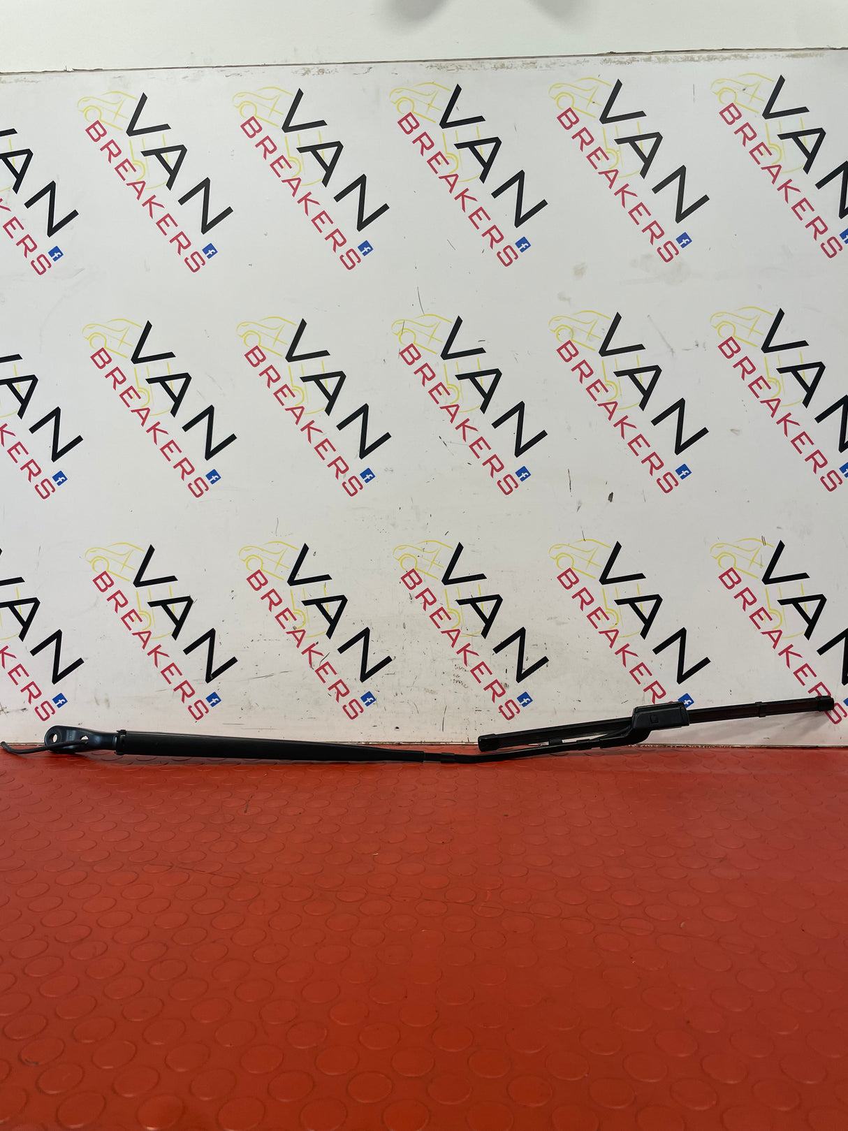 Vauxhall Combo/Peugeot Partner/Citroen Berlingo PASSENGER SIDE WIPER ARM (FRONT) P/N 9839409180