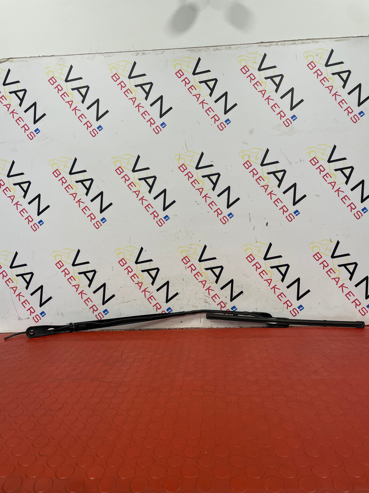 Vauxhall Combo/Peugeot Partner/Citroen Berlingo PASSENGER SIDE WIPER ARM (FRONT) P/N 9839409180