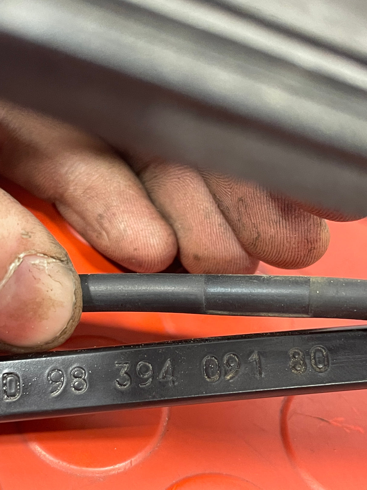 Vauxhall Combo/Peugeot Partner/Citroen Berlingo PASSENGER SIDE WIPER ARM (FRONT) P/N 9839409180