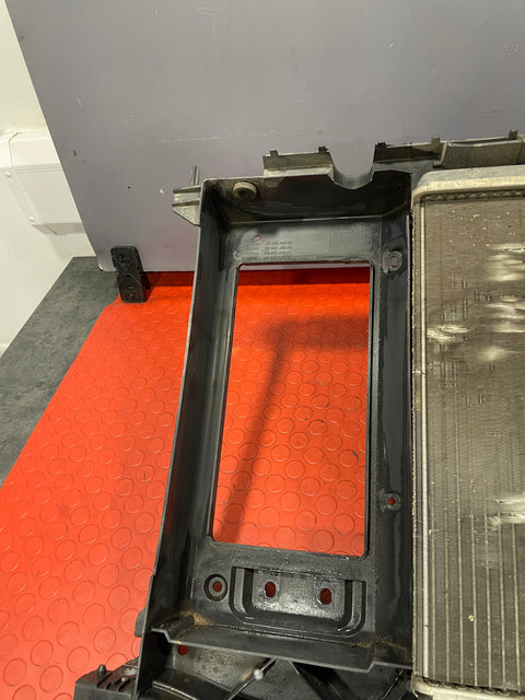 Citroen Berlingo/Peugeot Partner RADIATOR ASSEMBLY W/ FRAME (Minor Crack in the Frame) 1.6 2008-2016 P/N 9682720480