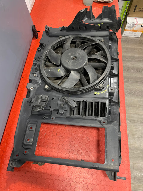 Citroen Berlingo/Peugeot Partner RADIATOR ASSEMBLY W/ FRAME (Minor Crack in the Frame) 1.6 2008-2016 P/N 9682720480