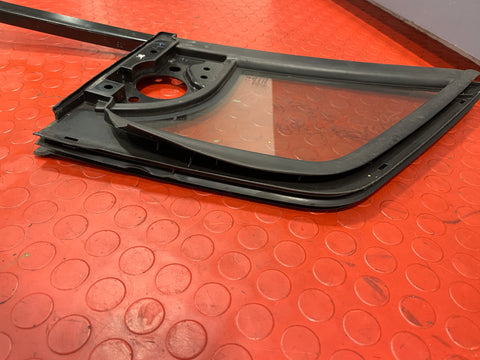 Citroen Berlingo/Peugeot Partner/Vauxhall Combo/Toyota Proace City QUARTER GLASS WINDOW Passenger Side 2019-2024 P/N 9818042280