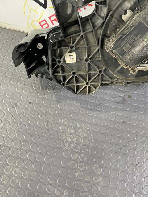 Citroen Dispatch/ Peugeot Expert/ Toyota Proace/Vauxhall Vivaro (19) ADBLUE TANK AND PUMP 2017-2024 P/N 4099016