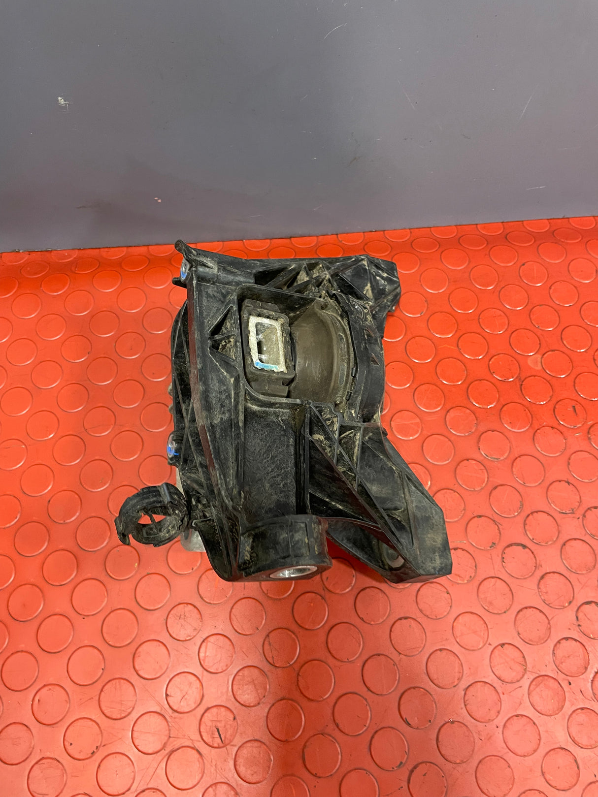 Citroen Berlingo/Peugeot Partner/Vauxhall Combo/Toyota Proace City ENGINE MOUNT O/S DRIVER'S SIDE 1.5 2019-2024 P/N 9820297580