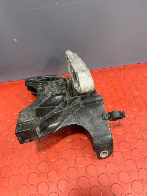 Citroen Berlingo/Peugeot Partner/Vauxhall Combo/Toyota Proace City ENGINE MOUNT O/S DRIVER'S SIDE 1.5 2019-2024 P/N 9820297580