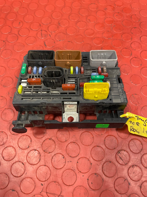 Peugeot/Citroen ENGINE FUSE BOX R04 1.6HDI P/N 9807028780