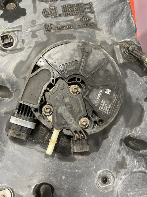 Vauxhall Vivaro/Renault Trafic/Nissan NV300 ADBLUE TANK w/ FILLER HOSE 1.6 2014-2019 P/N 172A22038R