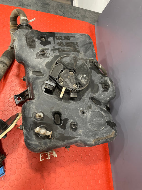 Vauxhall Vivaro/Renault Trafic/Nissan NV300 ADBLUE TANK w/ FILLER HOSE 1.6 2014-2019 P/N 172A22038R