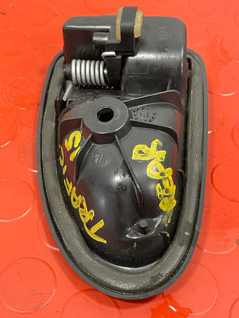 Renault Trafic PASSENGER SIDE REAR DOOR INTERNAL HANDLE 2014-2017 P/N 96012221