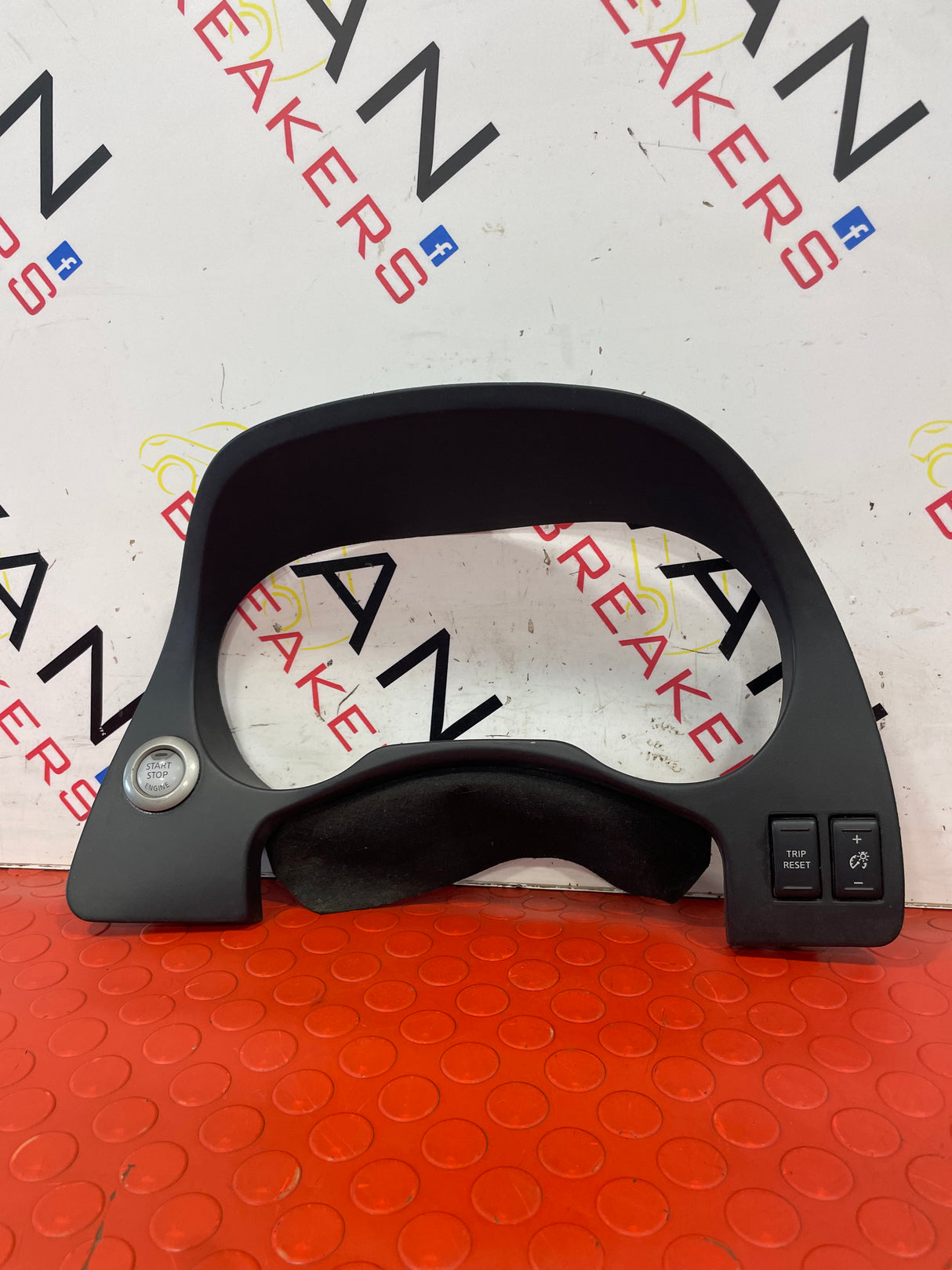 Nissan Navara SPEEDOMETER SURROUND TRIM AND STOP START SWITCH 2.3DCI 2017 P/N 682404KJ0A