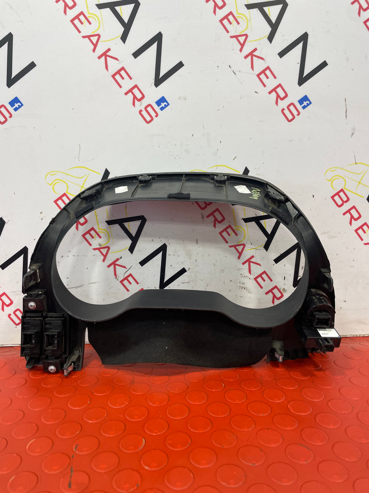 Nissan Navara SPEEDOMETER SURROUND TRIM AND STOP START SWITCH 2.3DCI 2017 P/N 682404KJ0A