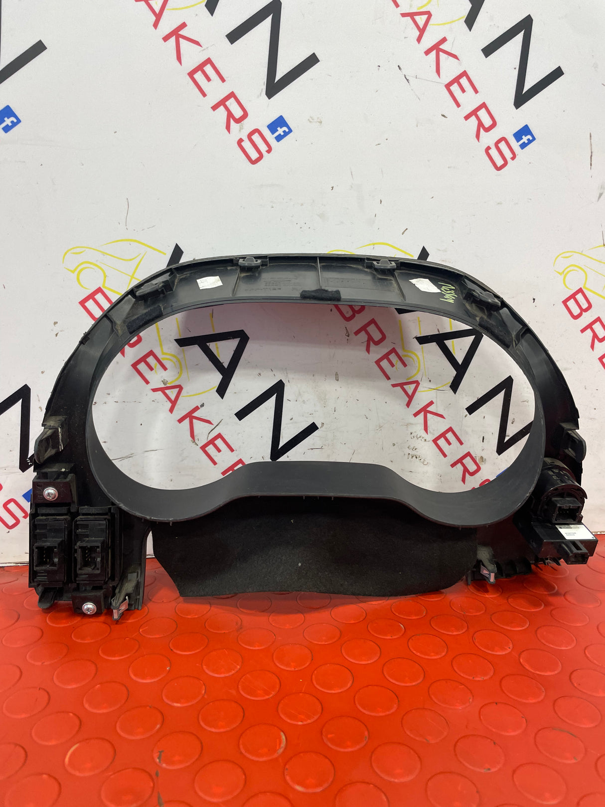 Nissan Navara SPEEDOMETER SURROUND TRIM AND STOP START SWITCH 2.3DCI 2017 P/N 682404KJ0A