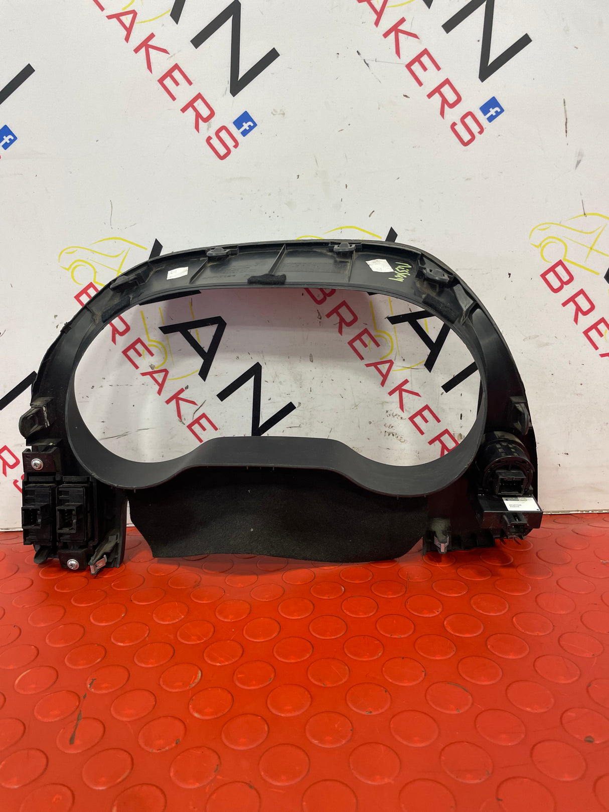 Nissan Navara SPEEDOMETER SURROUND TRIM AND STOP START SWITCH 2.3DCI 2017 P/N 682404KJ0A