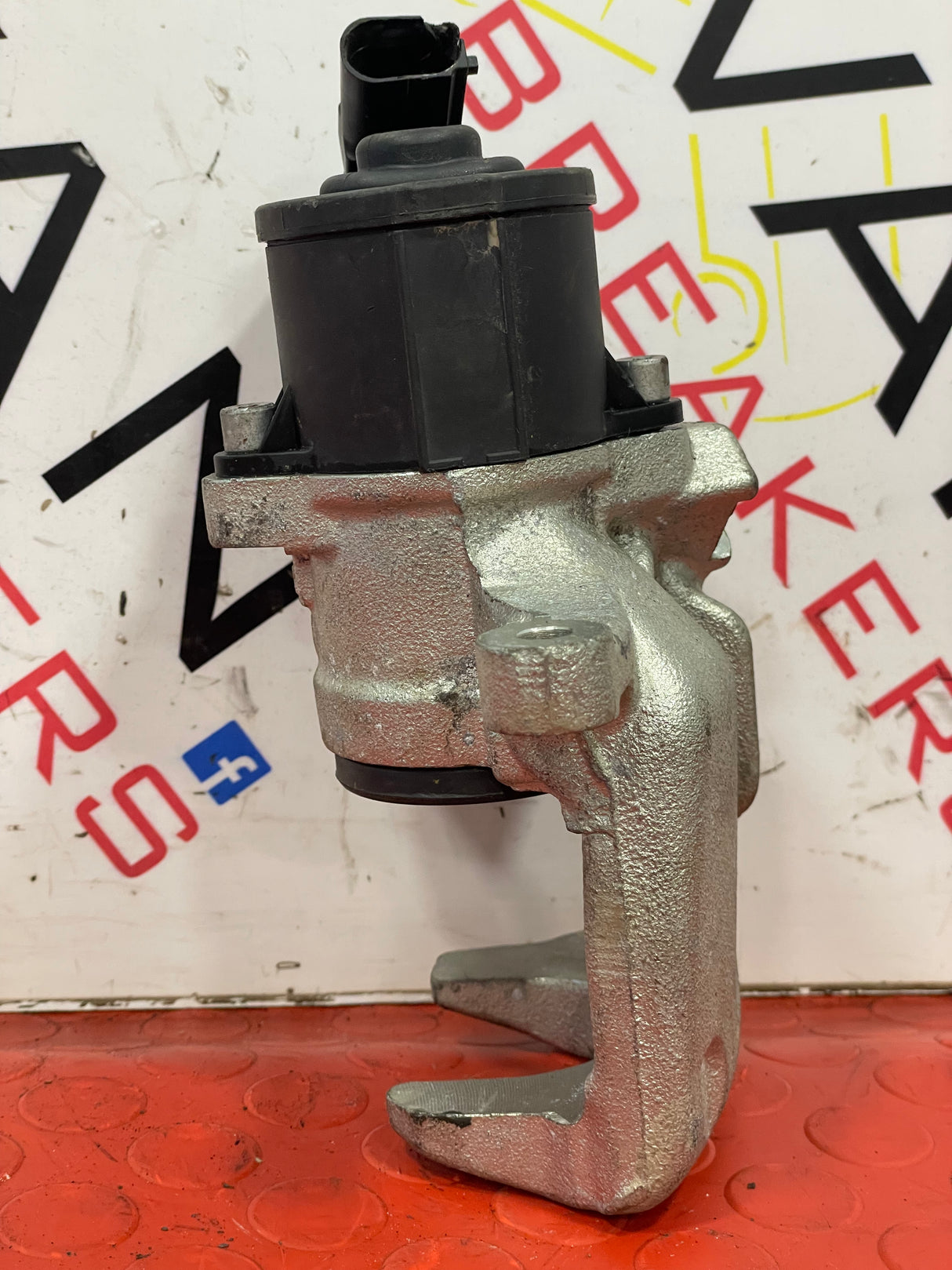 Volkswagen Passat/Tiguan/Sharan CC REAR PASSENGER NEAR SIDE BRAKE CALIPER 1.4 1.6 2.0 P/N 5N0615403