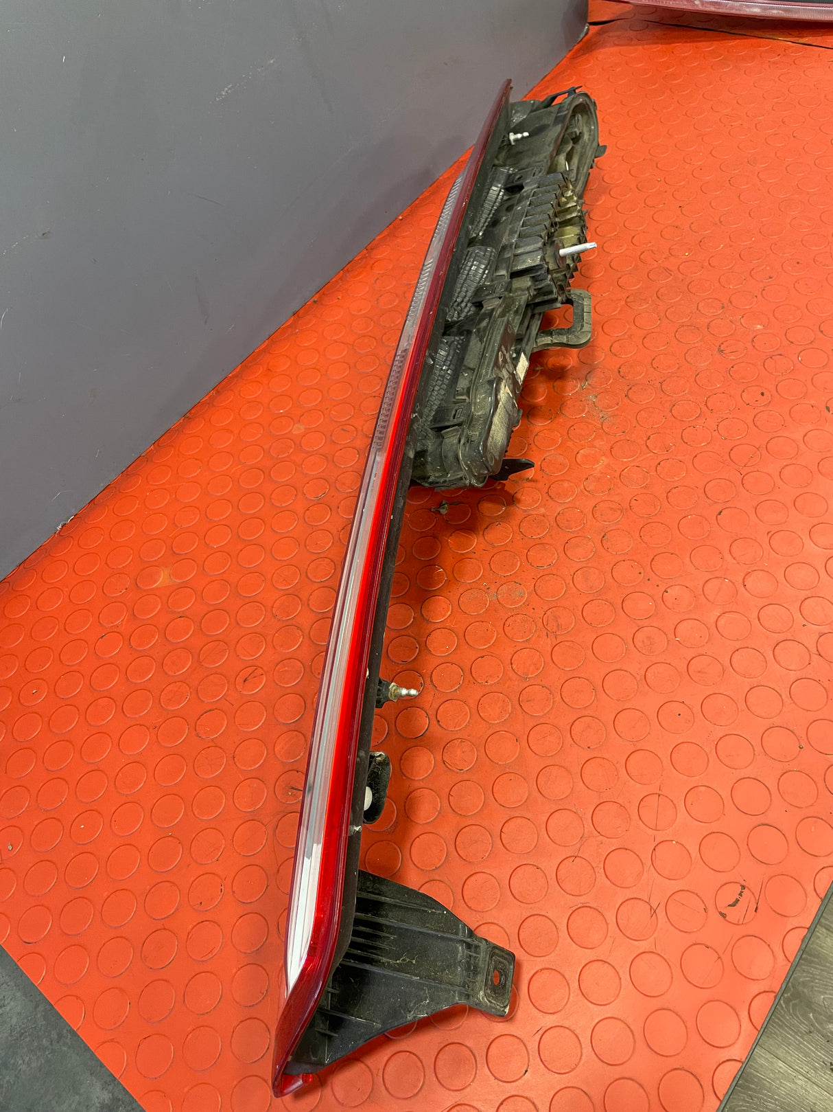 Ford Transit Custom TAILLIGHT PASSENGER SIDE 2013-2018 P/N BK2113405AJ