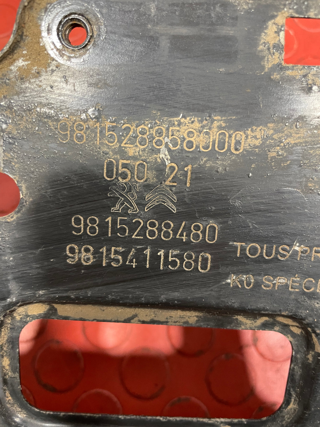 Citroen Berlingo/Peugeot Partner/Vauxhall Combo/Toyota Proace City BATTERY HOLDER 1.5 2019-2024 P/N 9815288480-2 / 9815288580