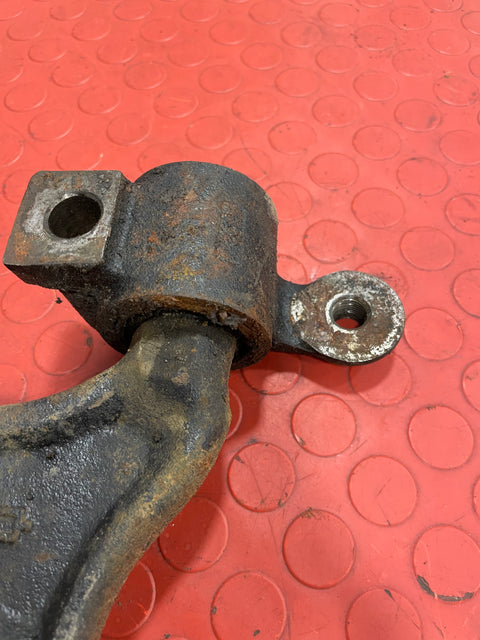 Citroen Dispatch/Peugeot Expert/Vauxhall Vivaro/Toyota Proace/Fiat Scudo WISHBONE CONTROL ARM Driver Side Right 2008-2016 P/N 3520R8 - 1 / R0052