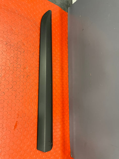 Vauxhall Vivaro/Citroen Dispatch/Peugeot Expert/Toyota Proace/Fiat Scudo FRONT DOOR MOULDING TRIM Driver's Side Mk3 2016-2024 P/N 9808747077