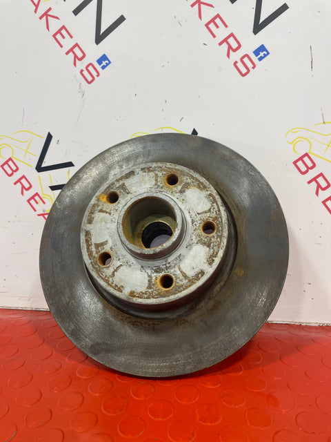 Renault Trafic REAR WHEEL HUB DRIVERS SIDE RIGHT O/S P/N 432022742R
