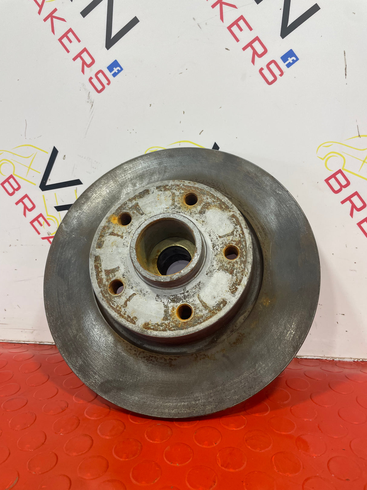 Renault Trafic REAR WHEEL HUB DRIVERS SIDE RIGHT O/S P/N 432022742R