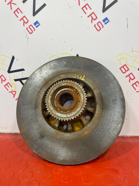 Renault Trafic REAR WHEEL HUB DRIVERS SIDE RIGHT O/S P/N 432022742R