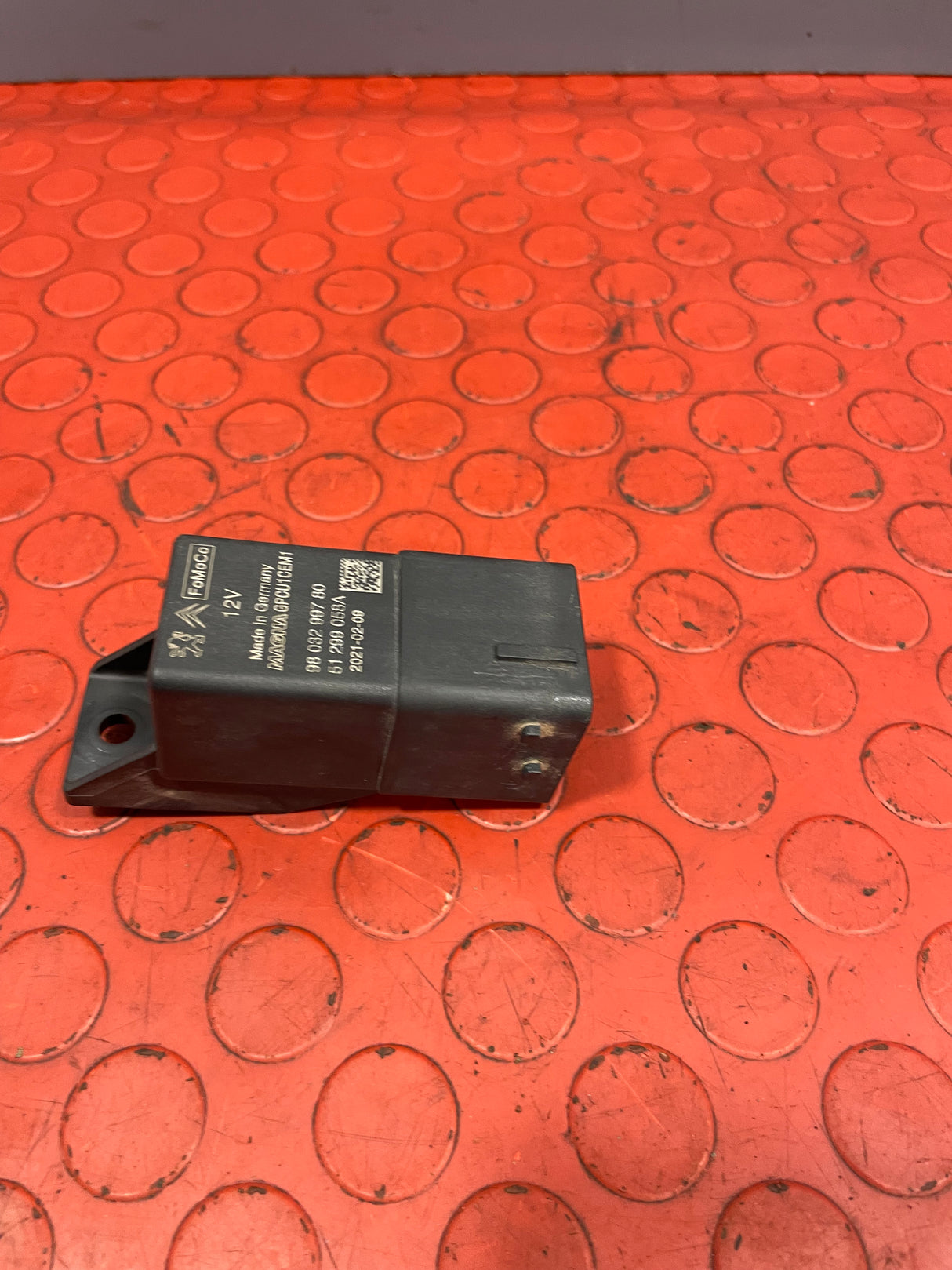 Peugeot Partner/Citroen Berlingo/Vauxhall Combo/Toyota Proace City GLOW PLUG RELAY MODULE 2019-2024 P/N 9803299780