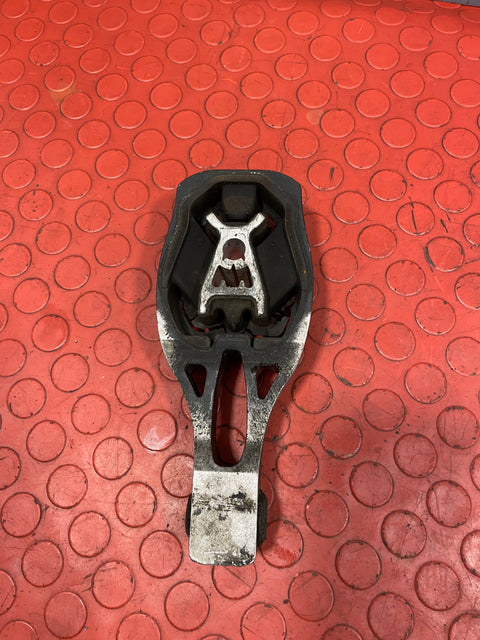 Vauxhall Vivaro/Toyota Proace/Citroen Dispatch/Citroen Berlingo/Partner BOTTOM ENGINE MOUNT 2016-2024 P/N 9811786680