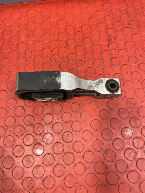 Vauxhall Vivaro/Toyota Proace/Citroen Dispatch/Citroen Berlingo/Partner BOTTOM ENGINE MOUNT 2016-2024 P/N 9811786680