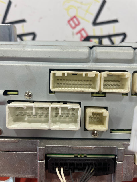 Toyota Hilux MULTI FUNCTION TOUCH SCREEN DISPLAY WITH SAT NAV AND SURROUND RADIO 2015-2022 P/N 55422KK050 / 86140-0k630