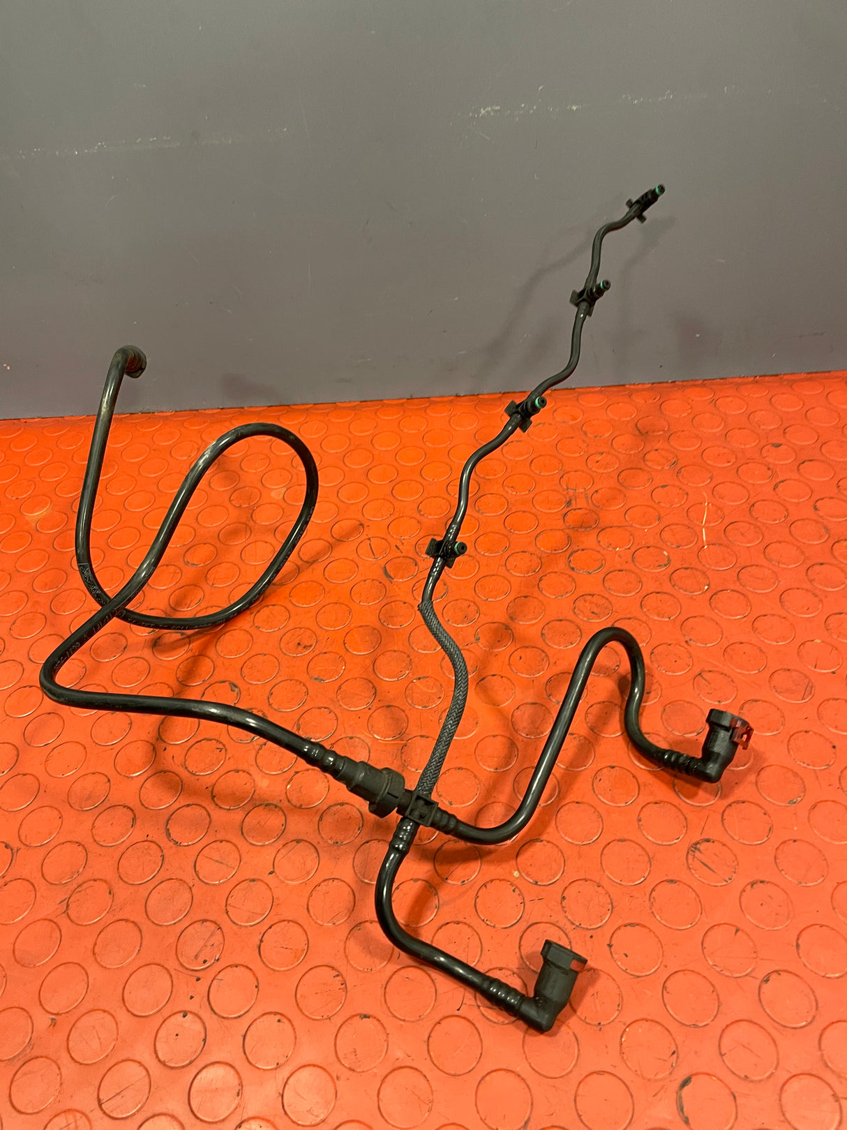 Ford Transit FUEL FEED PIPE LINE 2.2 20017-2018 P/N 6C119289AH / 6C1Q9K022AG