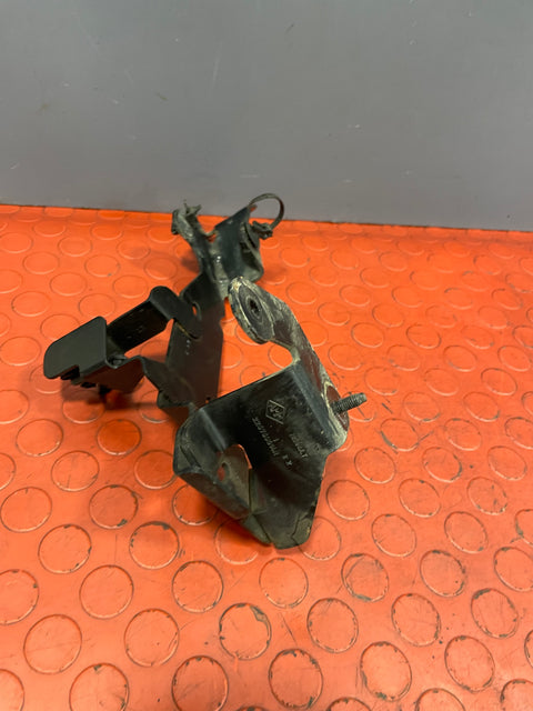 Renault Trafic ENGINE SUPPORT MOUNT BRACKET 2.0 2022 P/N 226760614R