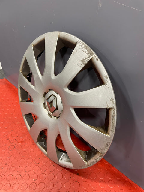 Renault Trafic STEEL WHEEL HUB CAP 16's (Dirt & Scratches) P/N 403159785R