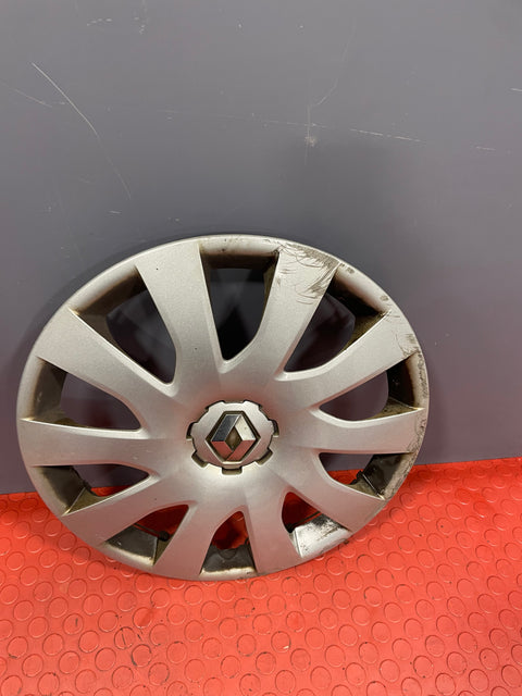 Renault Trafic STEEL WHEEL HUB CAP 16's (Dirt & Scratches) P/N 403159785R