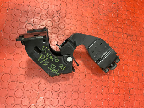 Vauxhall Vivaro/Citroen Dispatch/Peugeot Expert/Toyota Proace/Fiat Scudo CENTRE SLIDING DOOR ROLLER LEFT SIDE 2016-2024 P/N 9808074980