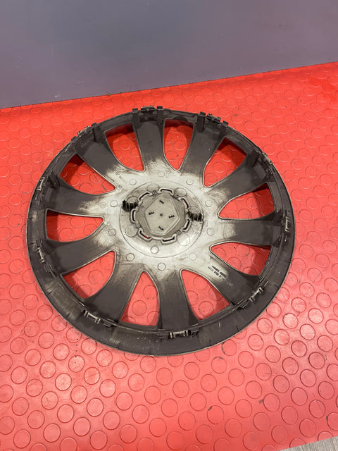 Renault Trafic STEEL WHEEL HUB CAP 16's (Dirt & Scratches) P/N 403159785R