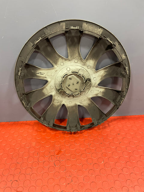 Renault Trafic STEEL WHEEL HUB CAP 16's (Dirt & Scratches) P/N 403159785R