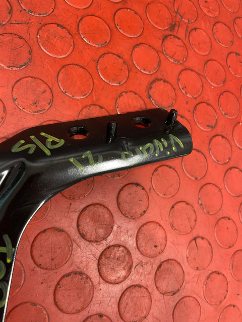 Toyota Proace/Citroen Dispatch/Peugeot Expert/Vauxhall Vivaro SIDE LOADING DOOR TOP ROLLER O/S DRIVERS SIDE 2017-2023 P/N 9823714580