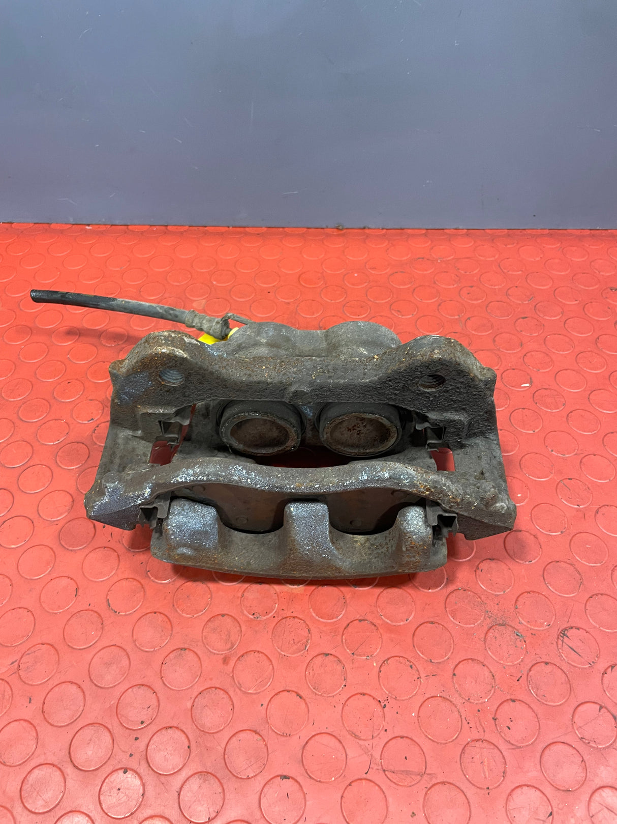 Ford Transit Mk8 Tipper P/S/F CALIPER WITH CARRIER 2.2 RWD 2013-2018