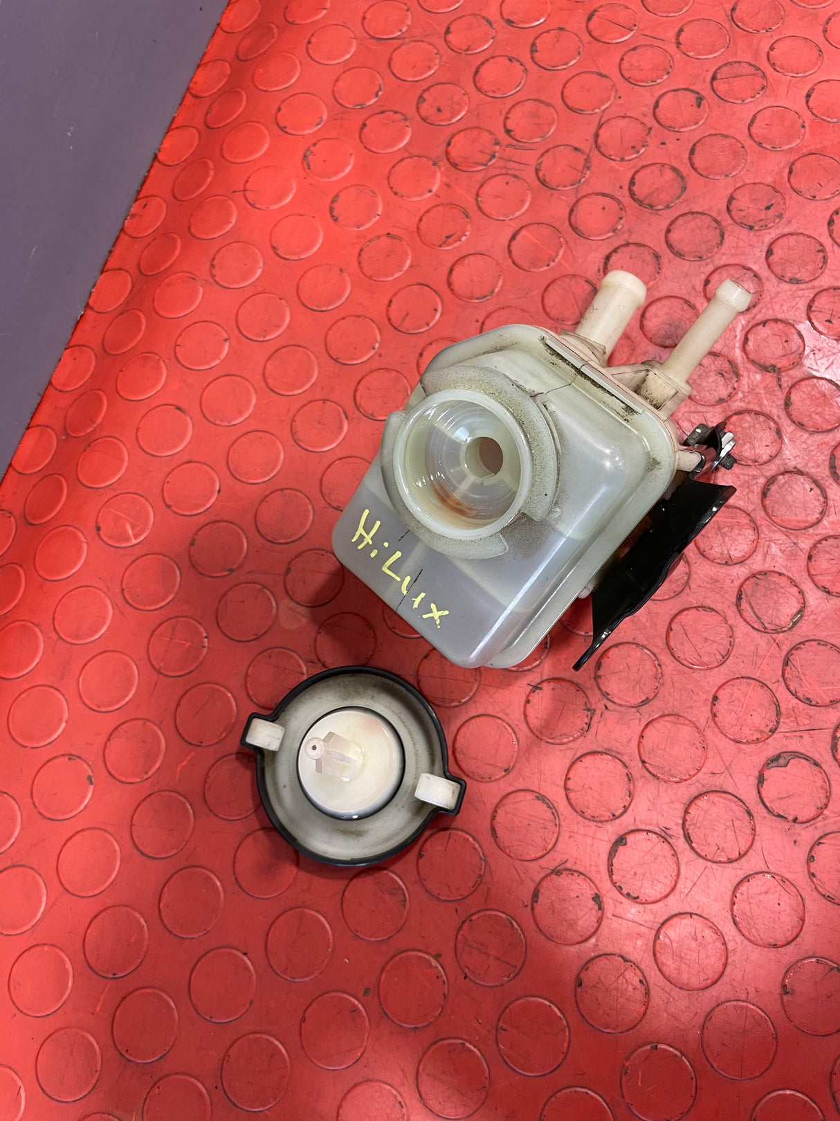Toyota Hilux Invincible POWER STEERING FLUID RESERVOIR 2017 P/N 443600K050