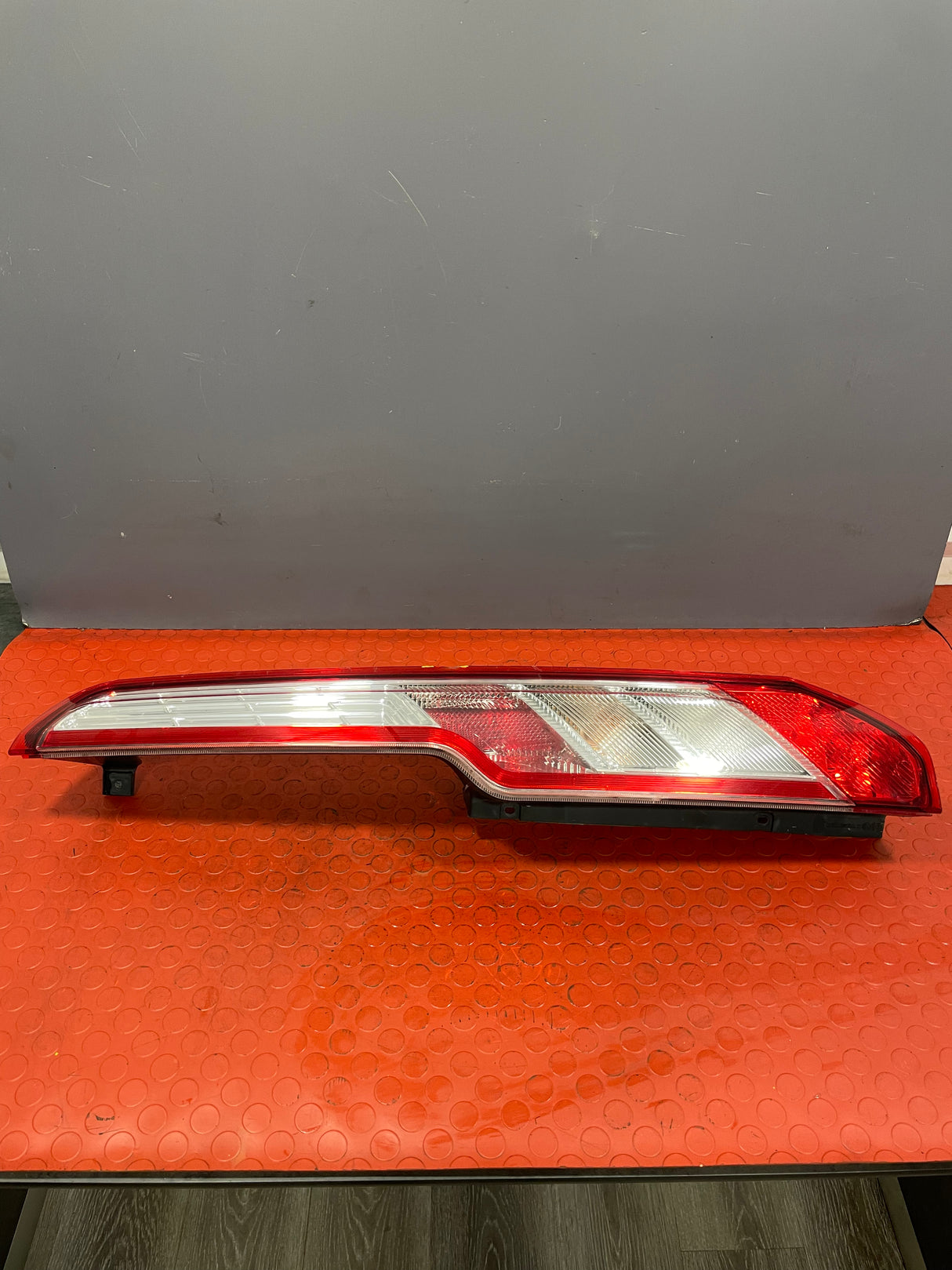 Ford Transit Custom TAILLIGHT ASSEMBLY Driver's Side (Small Scrape) 2016-2023 P/N BK2113404AJ - 5