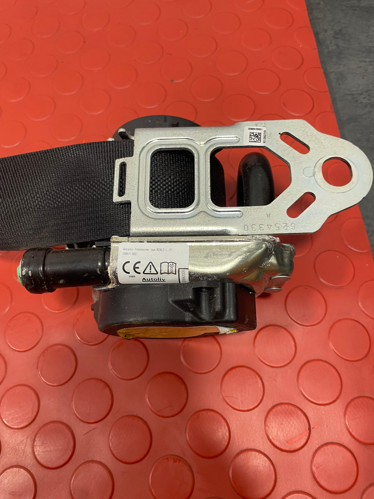 Toyota Hilux REAR RIGHT SEATBELT 2015-2022 P/N 733600K360c0