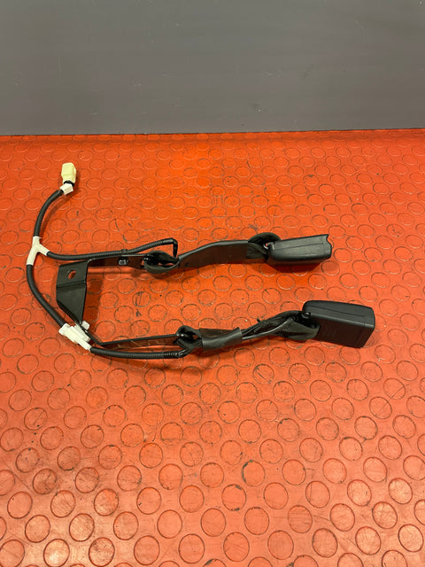 Toyota Hilux Invincible DOUBLE SEAT BELT BUCKLE CLIPS STALKS Back Seat 2016-2023 P/N 733800K400