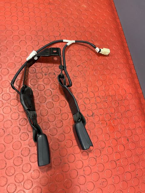 Toyota Hilux Invincible DOUBLE SEAT BELT BUCKLE CLIPS STALKS Back Seat 2016-2023 P/N 733800K400