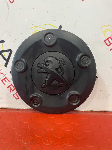 Peugeot Expert WHEEL CENTRE CAP 2018-2024 P/N 9677413577